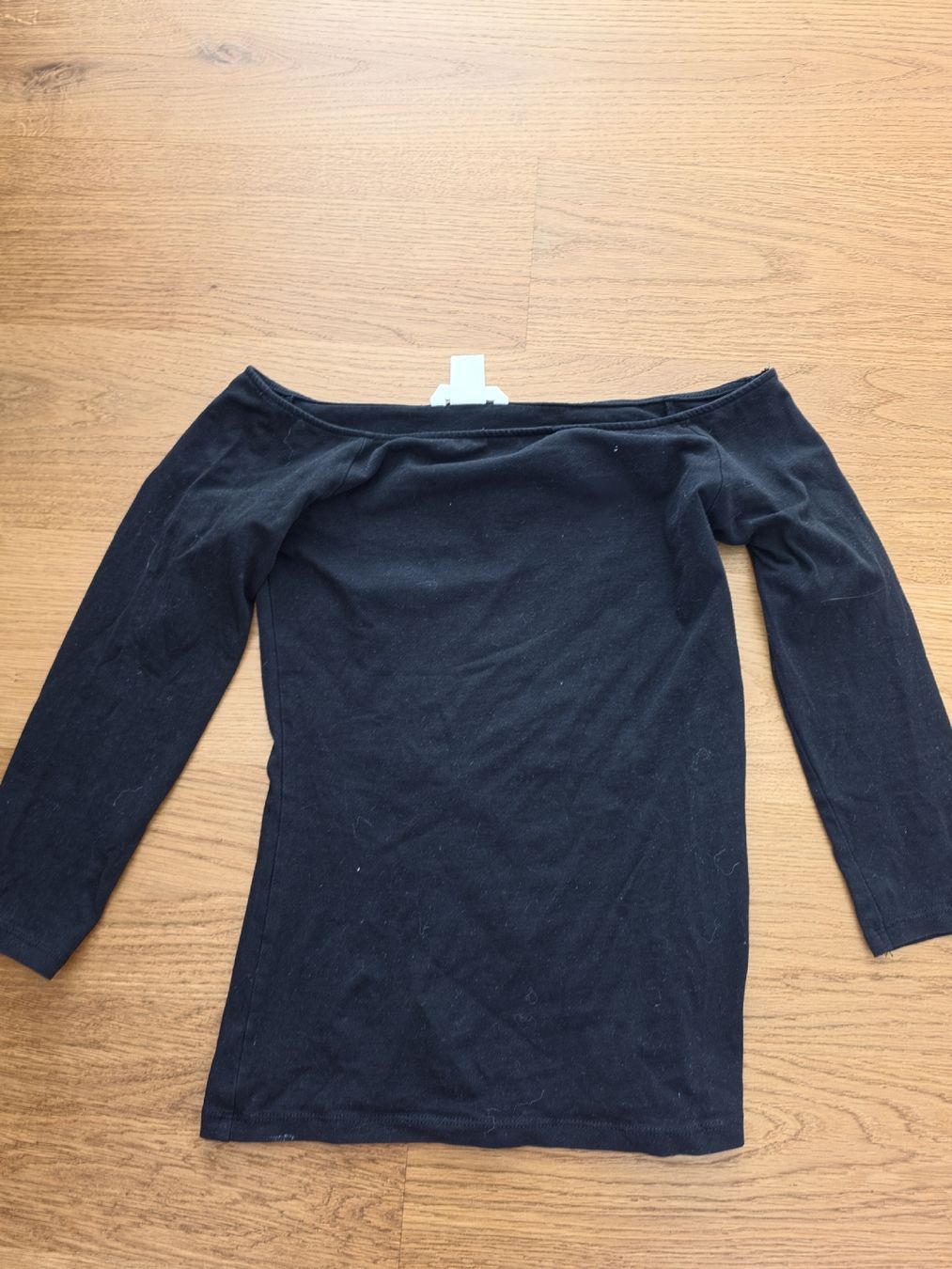 H&M T-shirt: H&M Basic Oberteil schwarz schulterfrei Grösse S – Usato da Luzern venduto da oli_6x2r