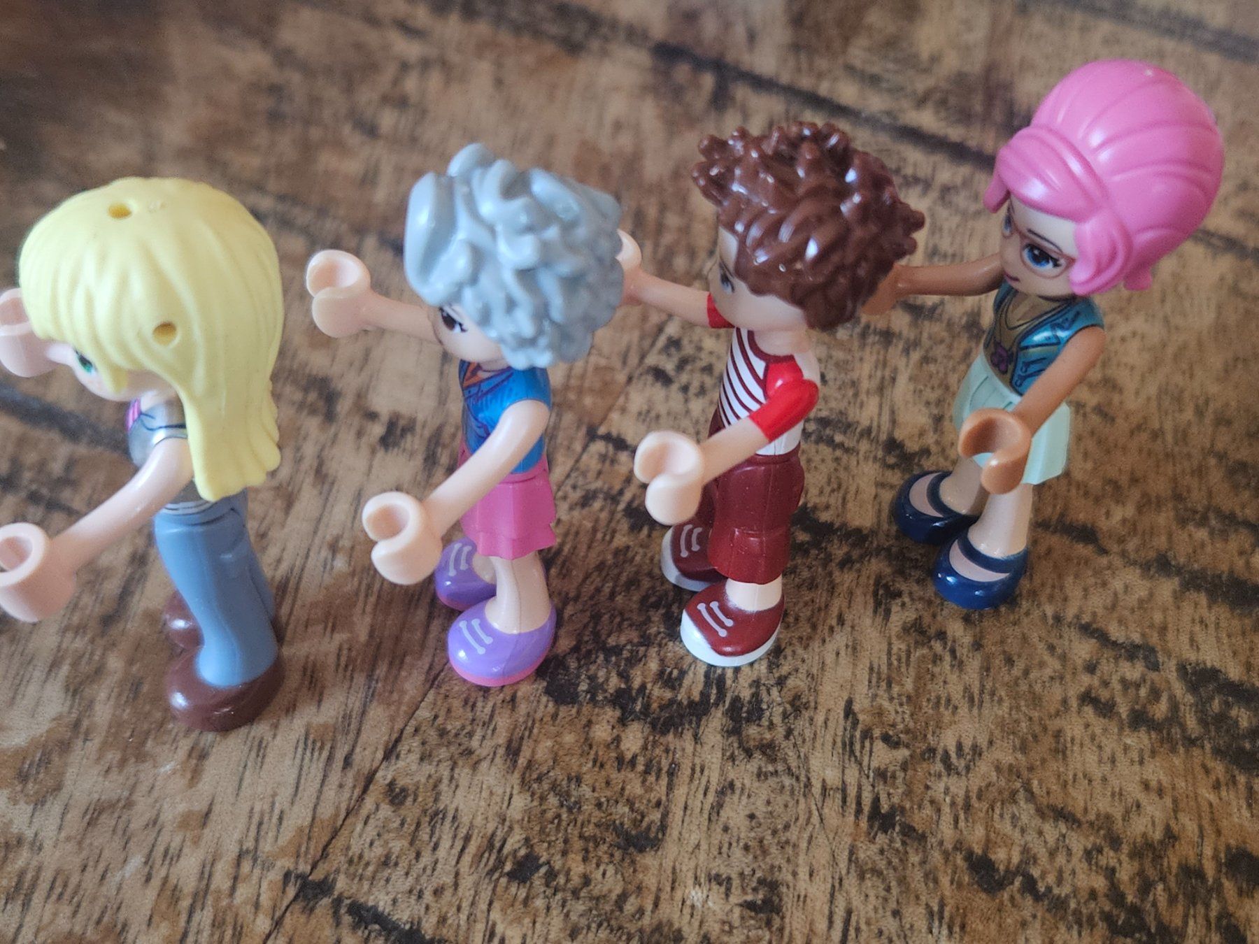 Lego Baukästen: lego friends lot de 4 figurines – Gebraucht aus Confignon von Ecrofigs 2