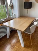 Sehr schöner und gut erhaltener Esstisch