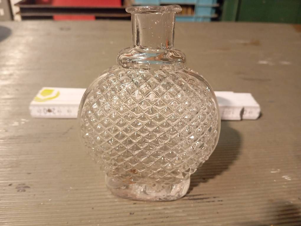 Flacons: Antike Parfumflasche, Glasflasche mit Muster, Top! – Gebraucht aus Basel von Petergunn 1