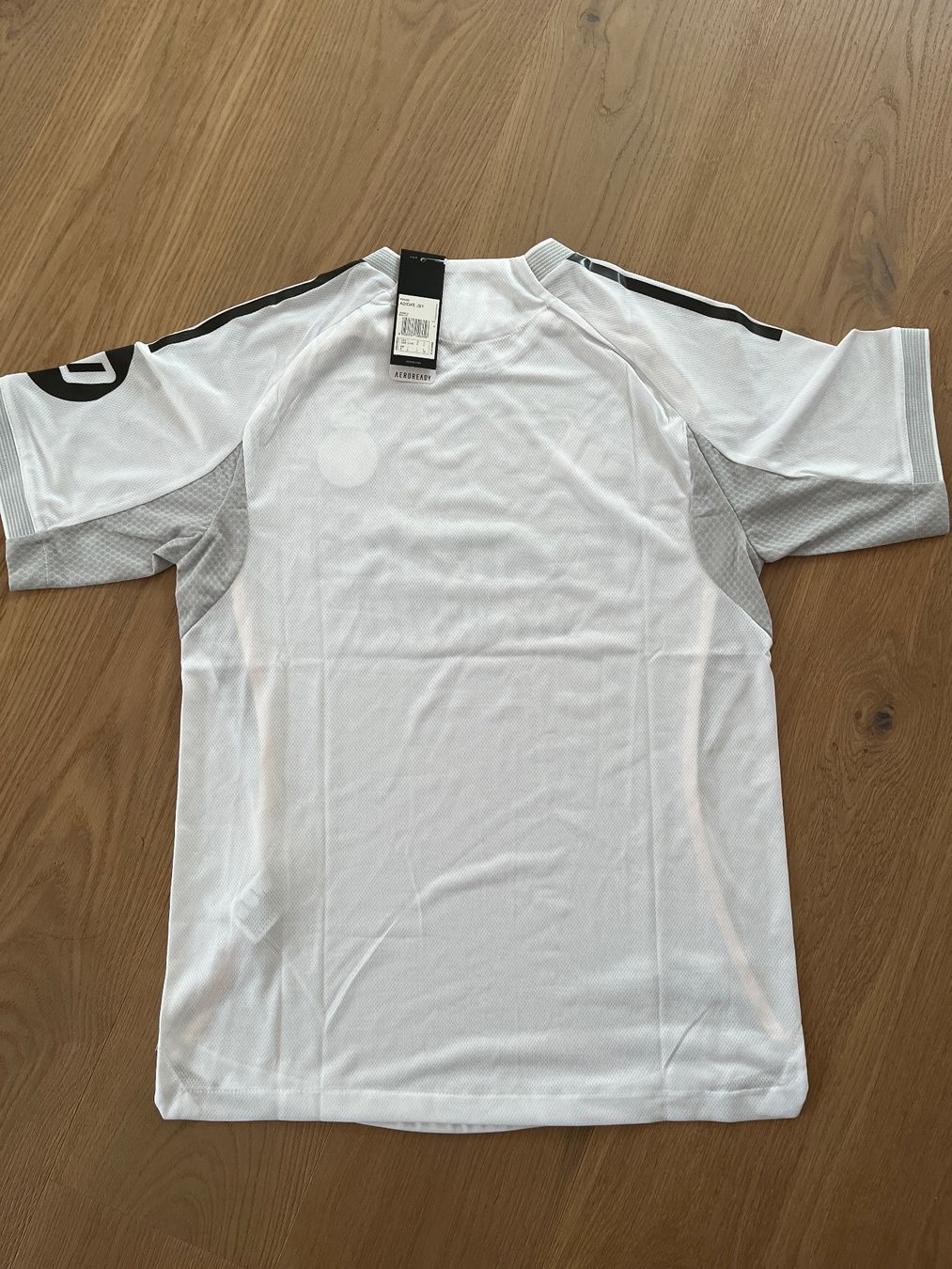 Canottiere & Pantaloni: Fussballtrikot – Nuovo e nell'imballaggio originale da Rorschacherberg venduto da Snowwomen 1