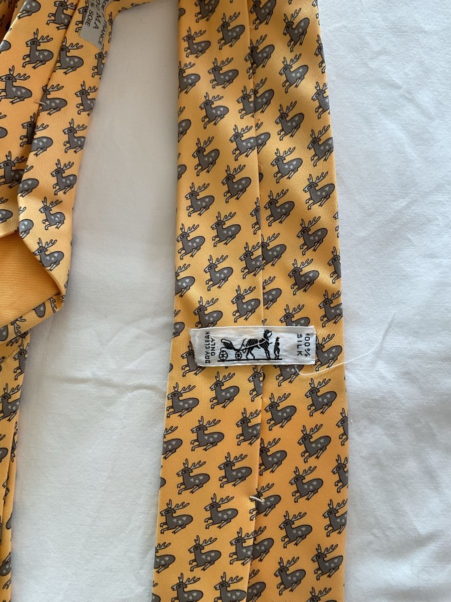 Hermès Cravatte: Hermès classic tie with reindeer pattern - 100% silk – Nuovo (secondo la descrizione) da Baar venduto da pau_gyx6 2
