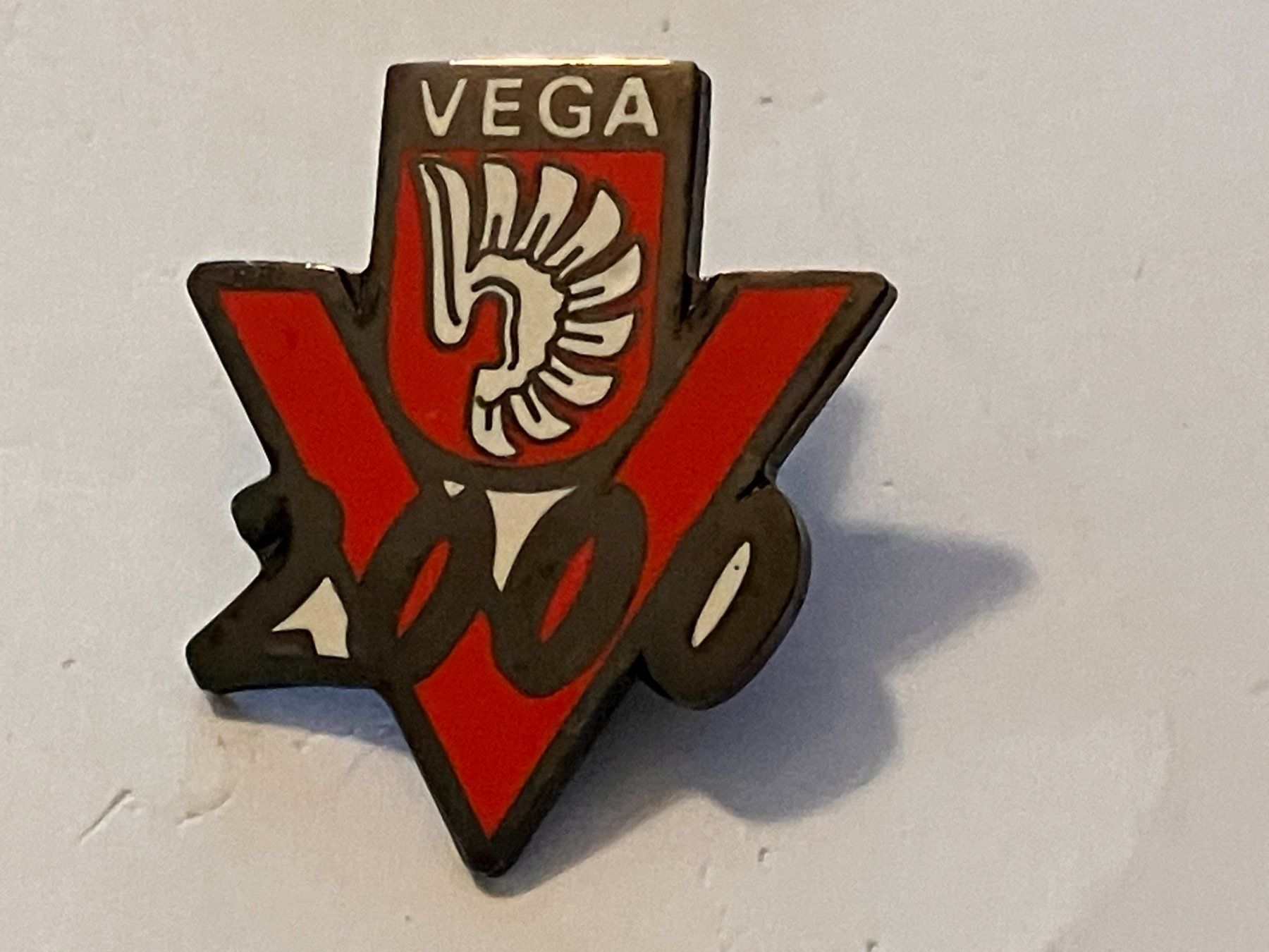 Placchette & Badge: 1 Pin Vega 2000 – Usato da Basel venduto da djwwpp