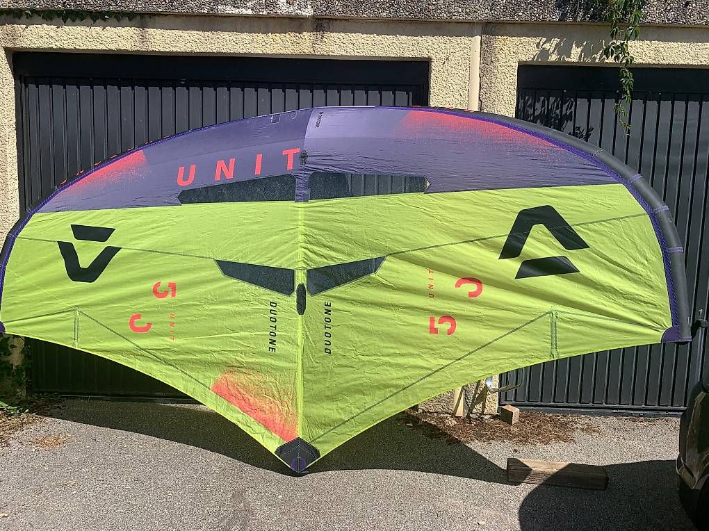 Surfen: Wing Duotone Unit 2025 5.0 + boom – Gebraucht aus Genolier von Sirobo