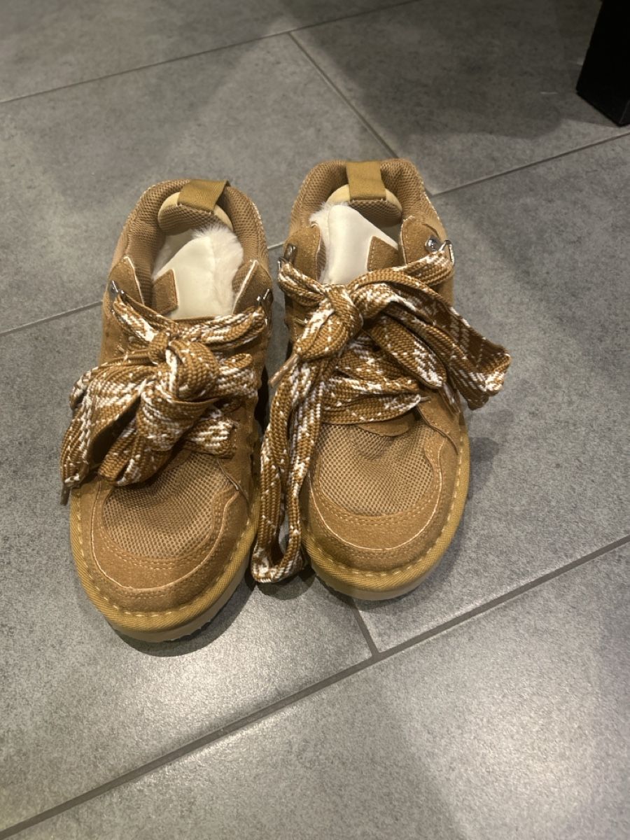 Scarpe da uomo: Hausfinkengrösse 38 Neu – Nuovo (secondo la descrizione) da Mühledorf SO venduto da Dania77 1