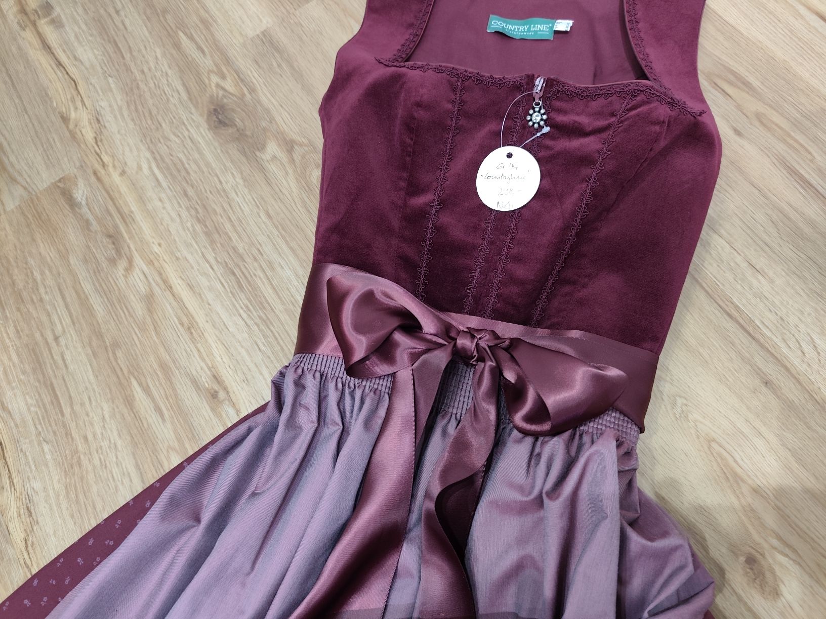 Vestiti: Samt Dirndl CountryLine - NEU – Nuovo (secondo la descrizione) da Dussnang venduto da Rosenfee50 4