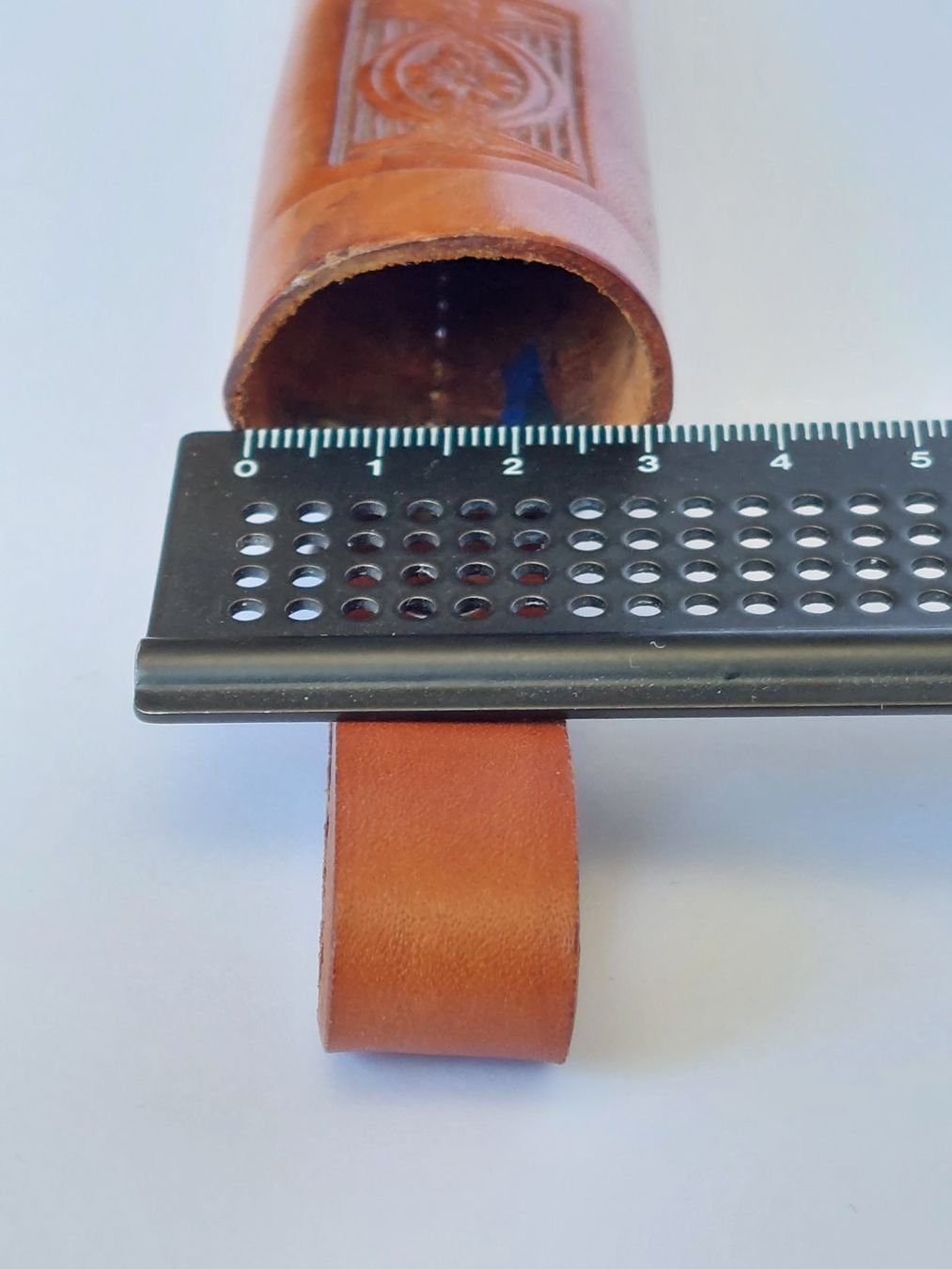 Accessori: Köcherscheide aus Leder mit Verzierungen – Usato da Liebefeld venduto da Helveticus6 4