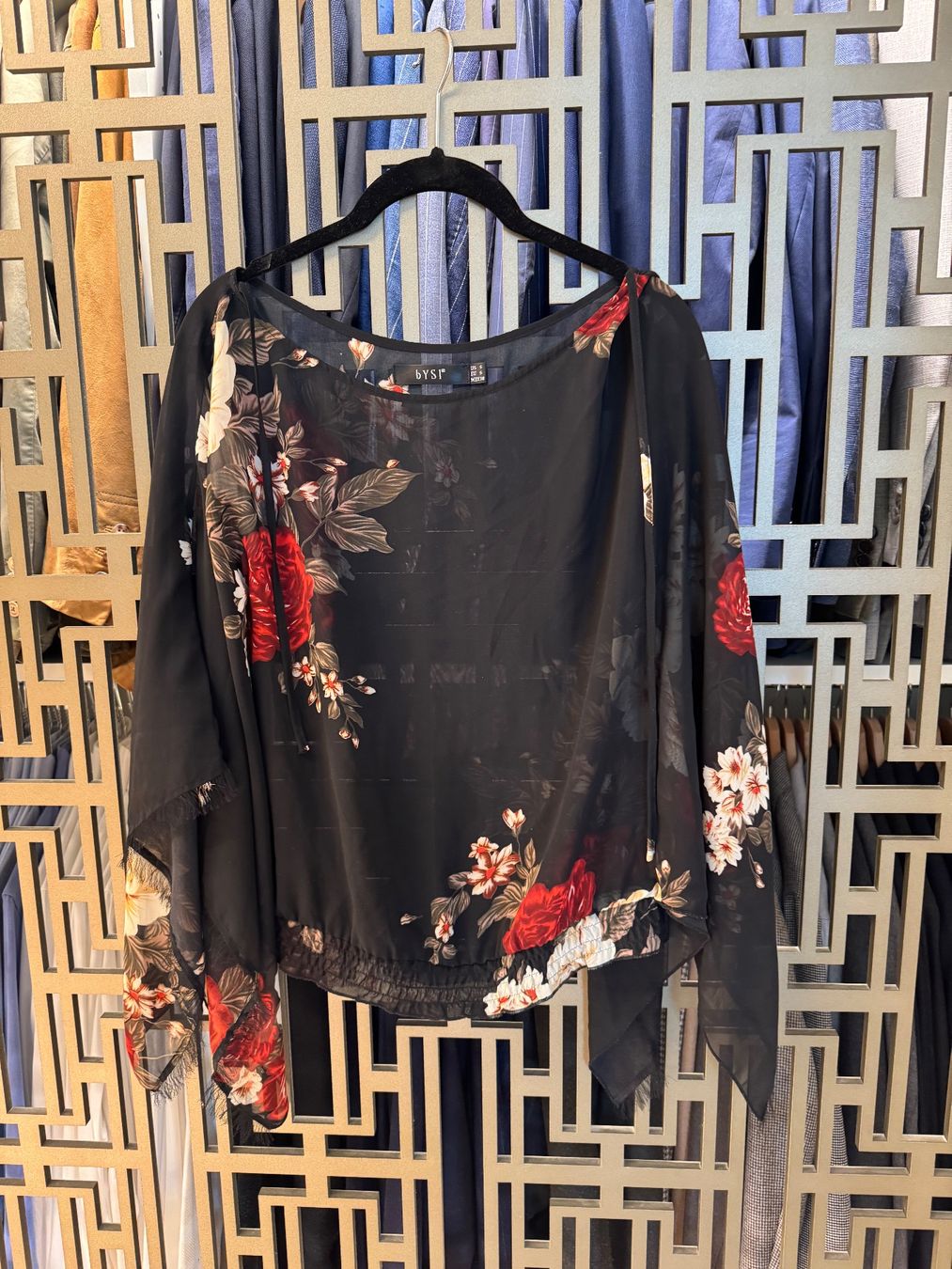 Tuniche: Tunika mit Blumenmotiv – Usato da Kilchberg ZH venduto da dongxi 2