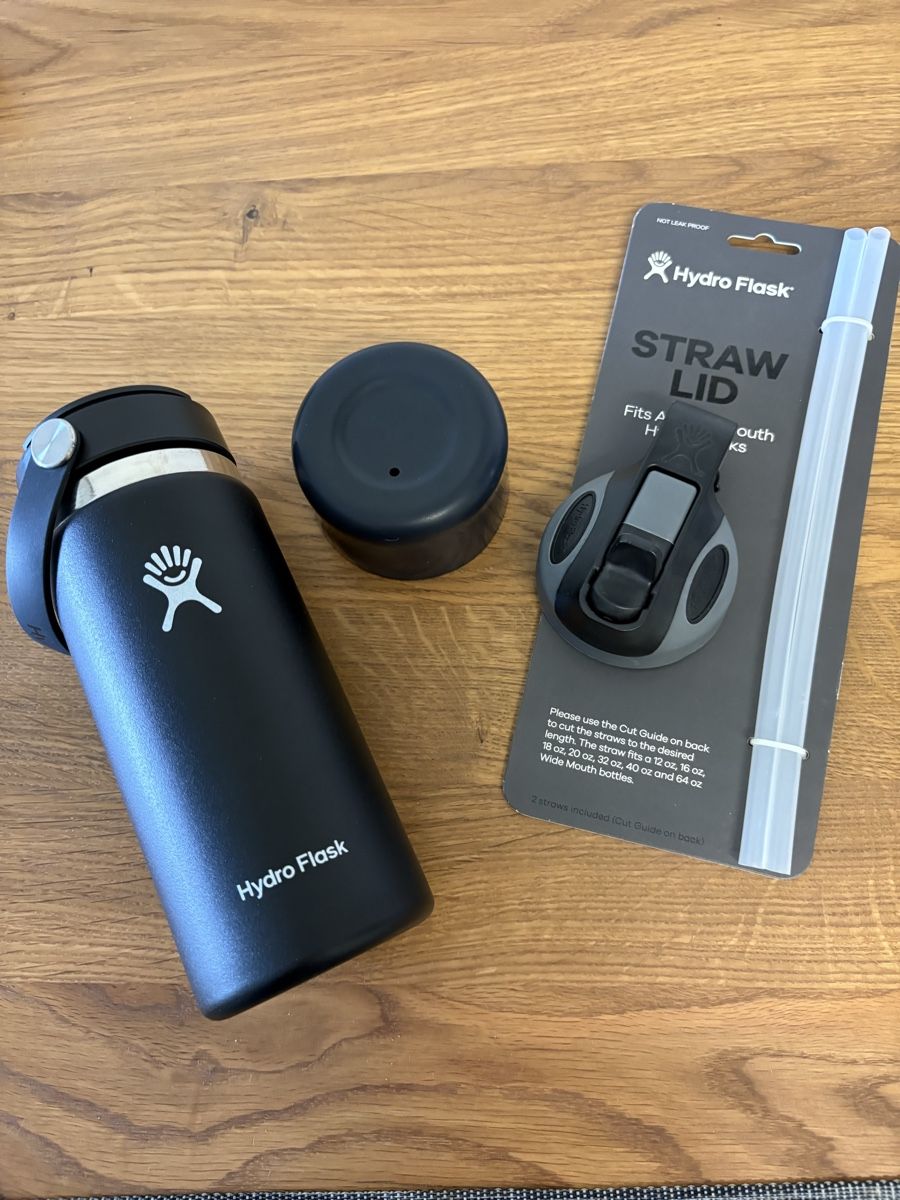 Gourdes & Thermos: Hydro Flask Trinkflasche mit Strohdeckel neuwertig – Neuf (Voir description) à Reinach BL par Passionata