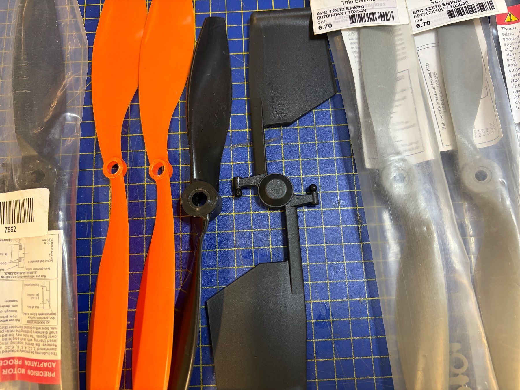 Modellismo RC: Modellflugzeug Propeller div. – Usato da Glattbrugg venduto da Olio7 4