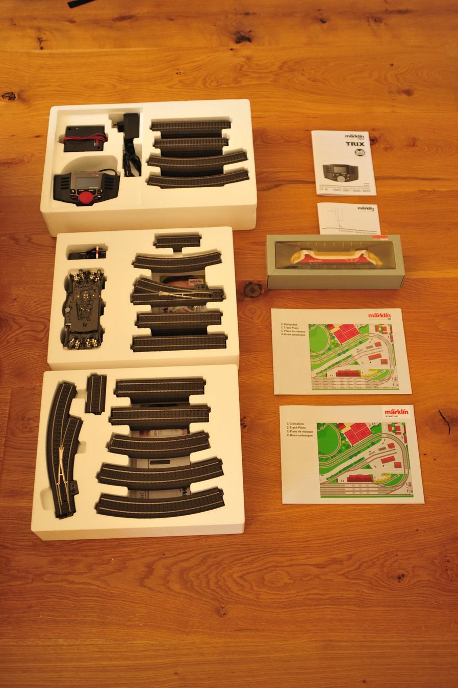 Märklin Modellini di ferrovie: Märklin Set mit SBB Re 460 – Nuovo (secondo la descrizione) da Thun venduto da Wise_Toaster 8