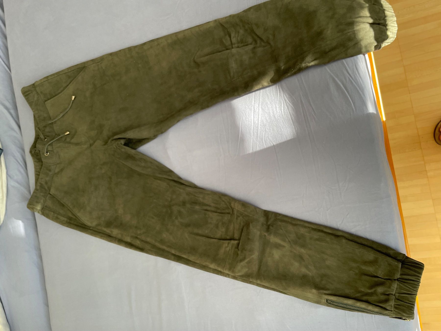 Pantaloni: Schmale Wildlederhose, 36 – Usato da Zürich venduto da Johanna1970 2