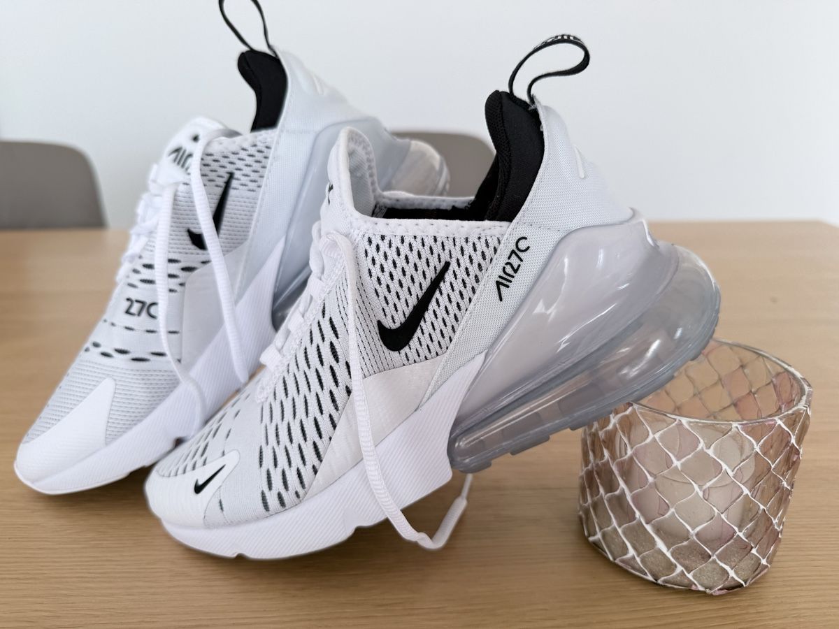 Nike Scarpe da donna: Nike Air Max 270 Gr. 38 – Nuovo (secondo la descrizione) da St. Gallen venduto da Frickmoser