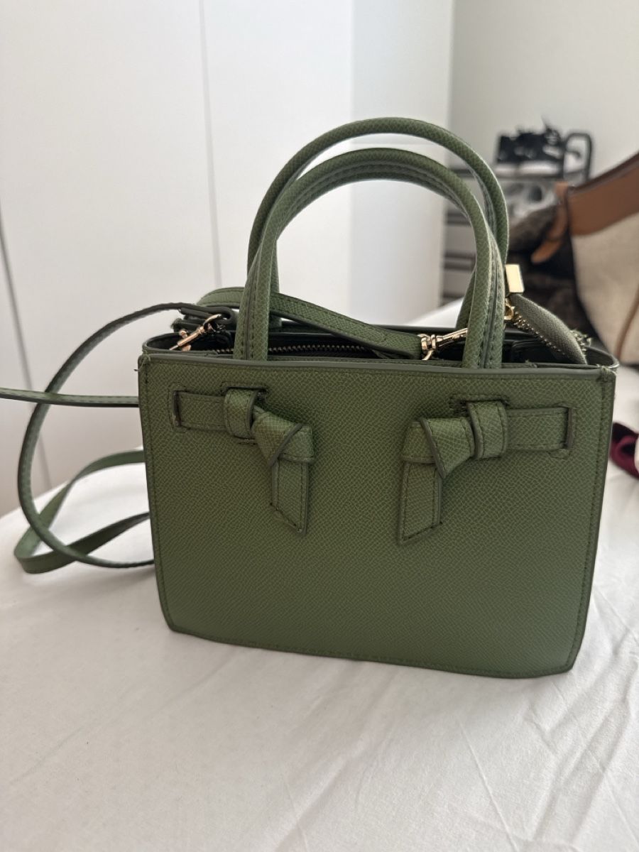 Zara Borse da donna: Zara- green handbag – Nuovo (secondo la descrizione) da Nebikon venduto da Preloved_bykelly