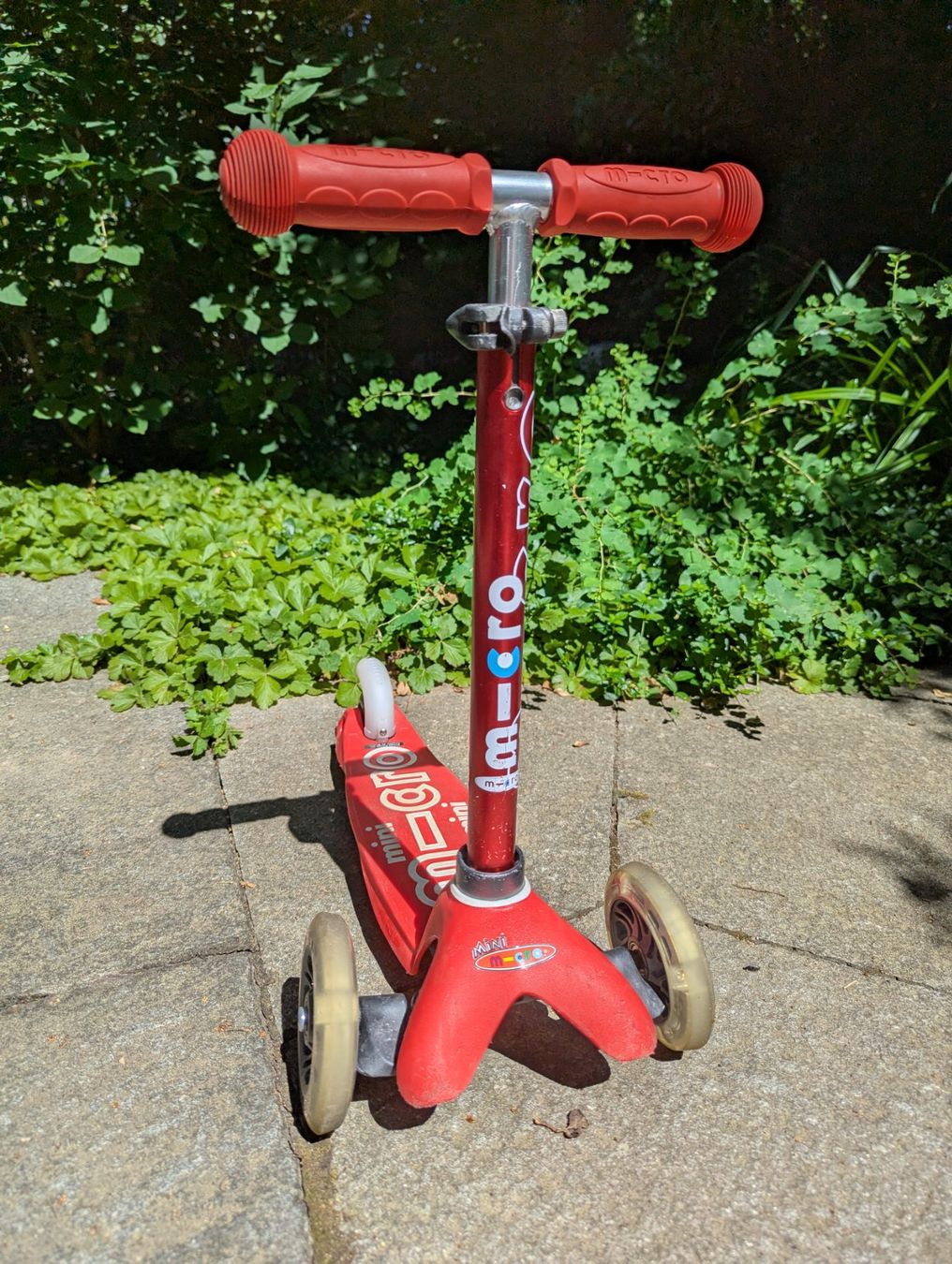 Micro Veicoli per bambini: Mini Micro LED Kinder-Trottinett (Rot) – Usato da Bern venduto da bababux 3
