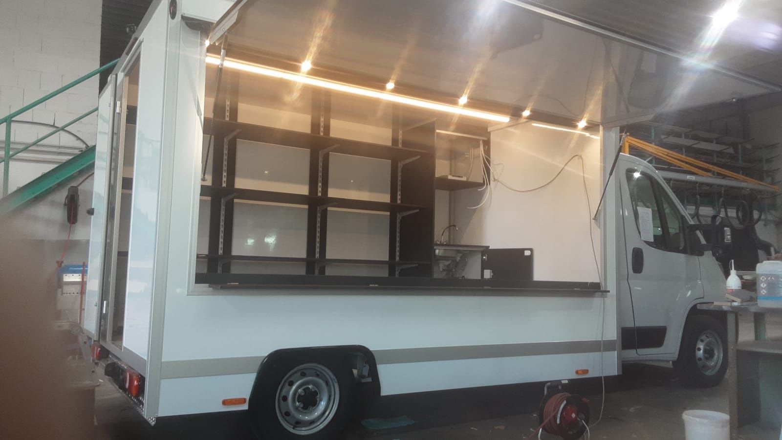 Fiat Nutzfahrzeuge: Fiat Ducato, Marktfahrzeug inkl. Strombox Ecoflow – Gebraucht aus Innertkirchen von Glatthard-Interior 7