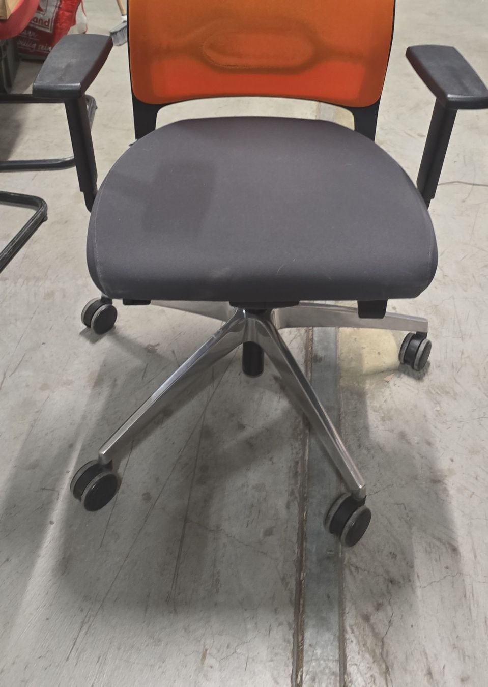 Sedus Sedie: Sedus Comoda sedia da ufficio ergonomica con schienale aran – Usato da Safenwil venduto da Leo.87.