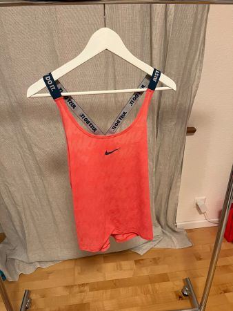 Nike DRI-FIT T-Shirt