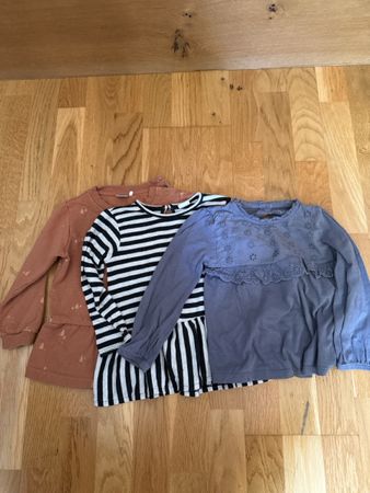 Mädchen Oberteile 3er Set Grösse 92 guter Zustand