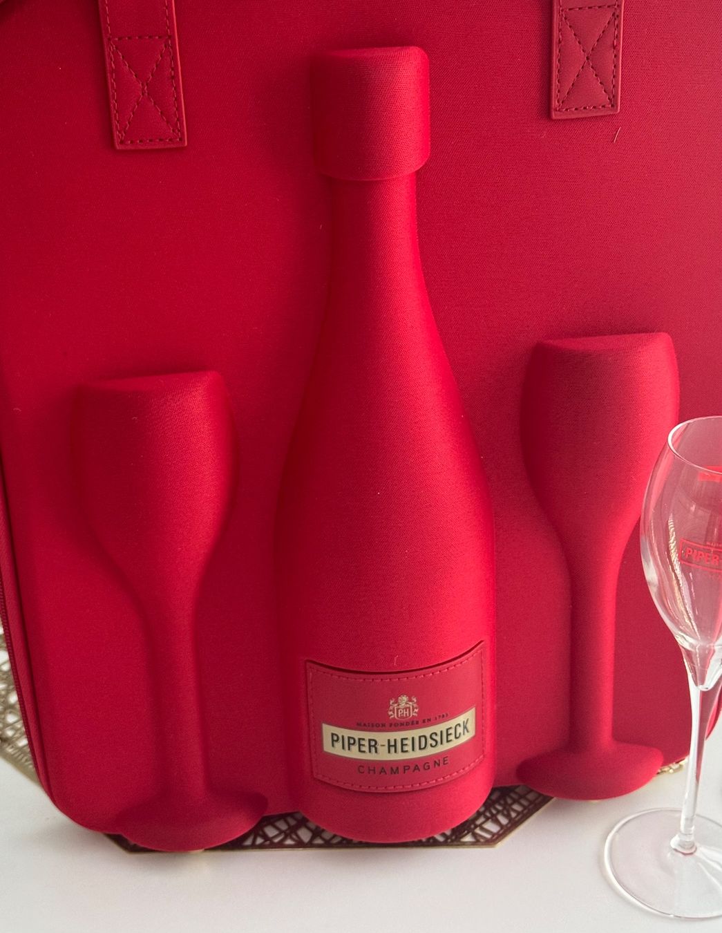 Tutte le decorazioni: Piper-Heidsieck Reisebox / Picknick Tasche mit Gläser – Nuovo (secondo la descrizione) da Montagnola venduto da Vol24 1