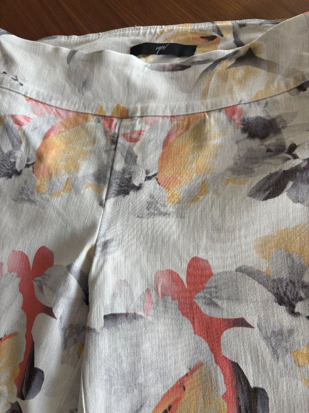Hosen: Hose Grösse 36, hübsche Form, Made in Canada – Gebraucht aus Laax GR von wil_66wq 3