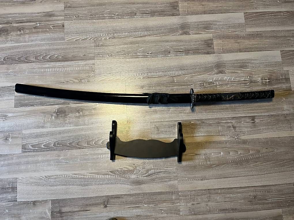Internationale Kunst: Katana de Hiro Nakamura - HEROES avec support mural – Gebraucht aus Blonay von rou_vr7k 3