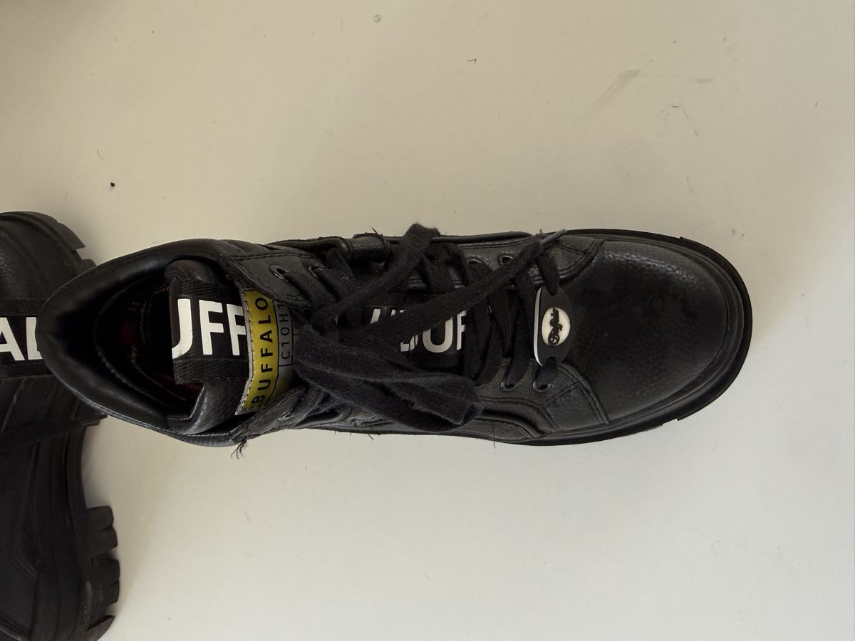 Buffalo Herrenschuhe: BUFFALO Schnürstiefelette 'Aspha' in Schwarz – Gebraucht aus Würenlos von lyn_nb6l 2