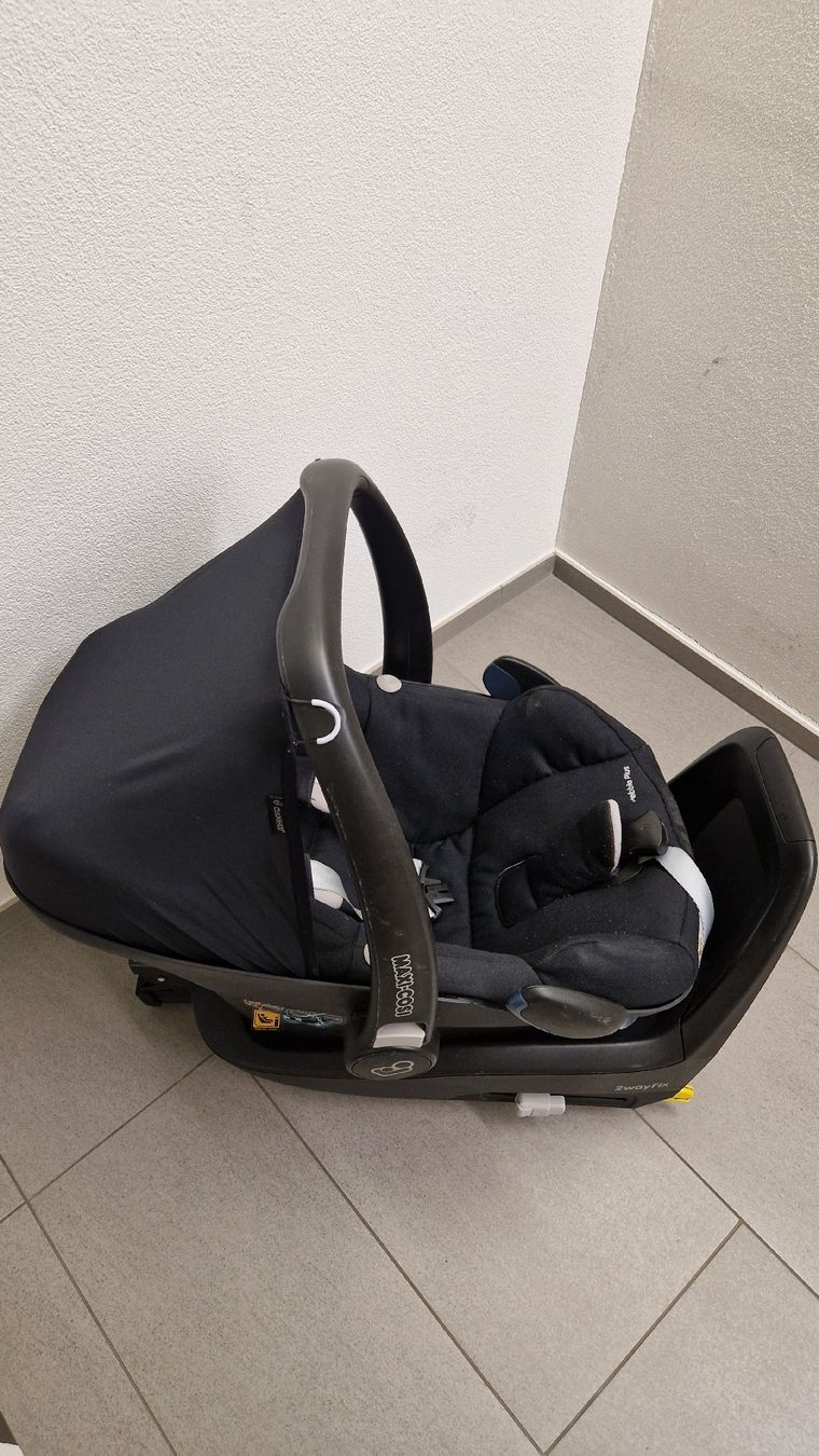 Maxi-Cosi Sièges auto: Maxi Cosi Pebble Plus mit Isofix – D'occasion à Rüti ZH par Dominik333 1