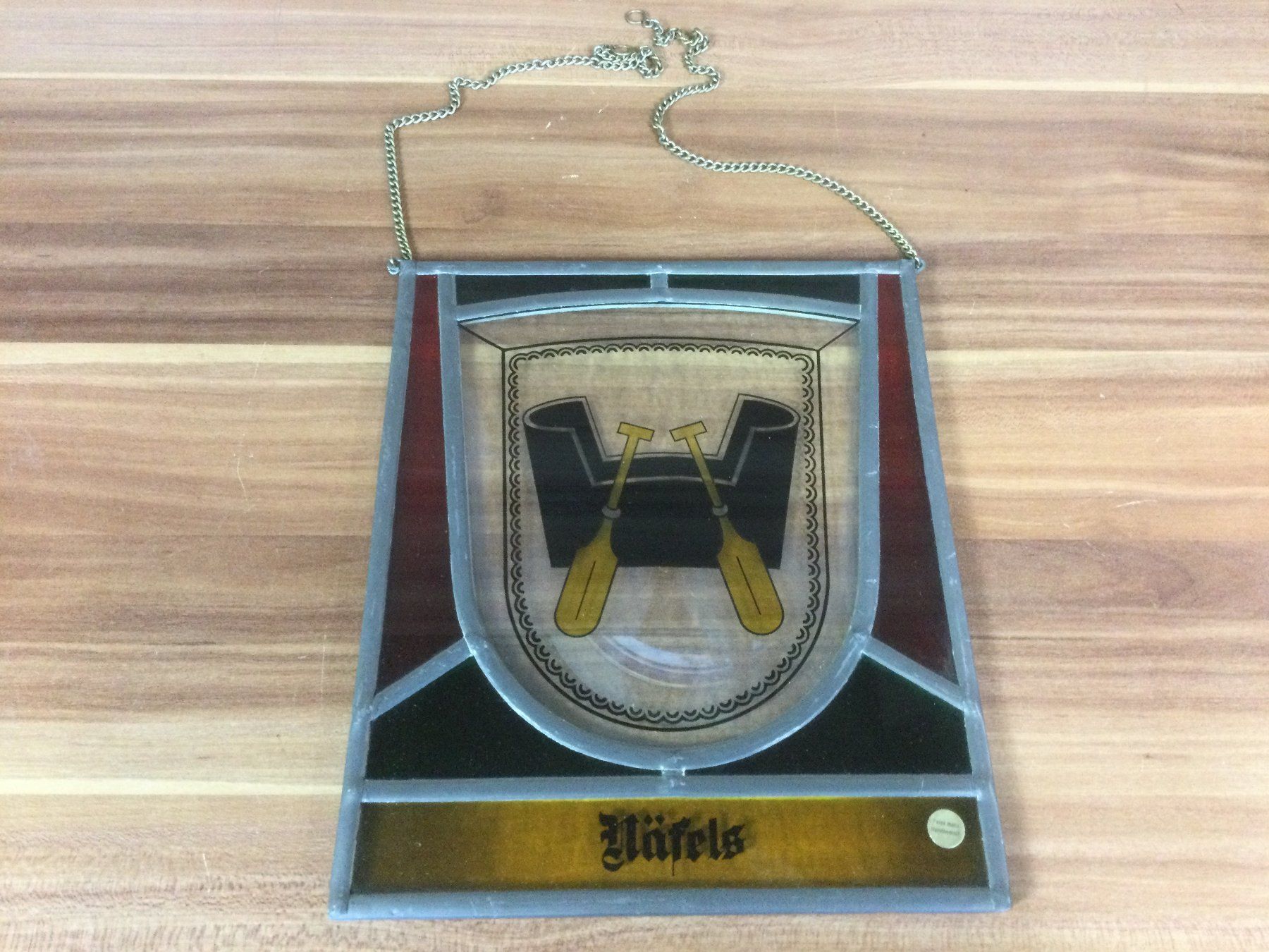 Altro in Antiquarato & Arte: Gebrauchte Näfels Wappen-Schild Glas-Kunst mit Kette – Usato da Wangen SZ venduto da kuriosum12