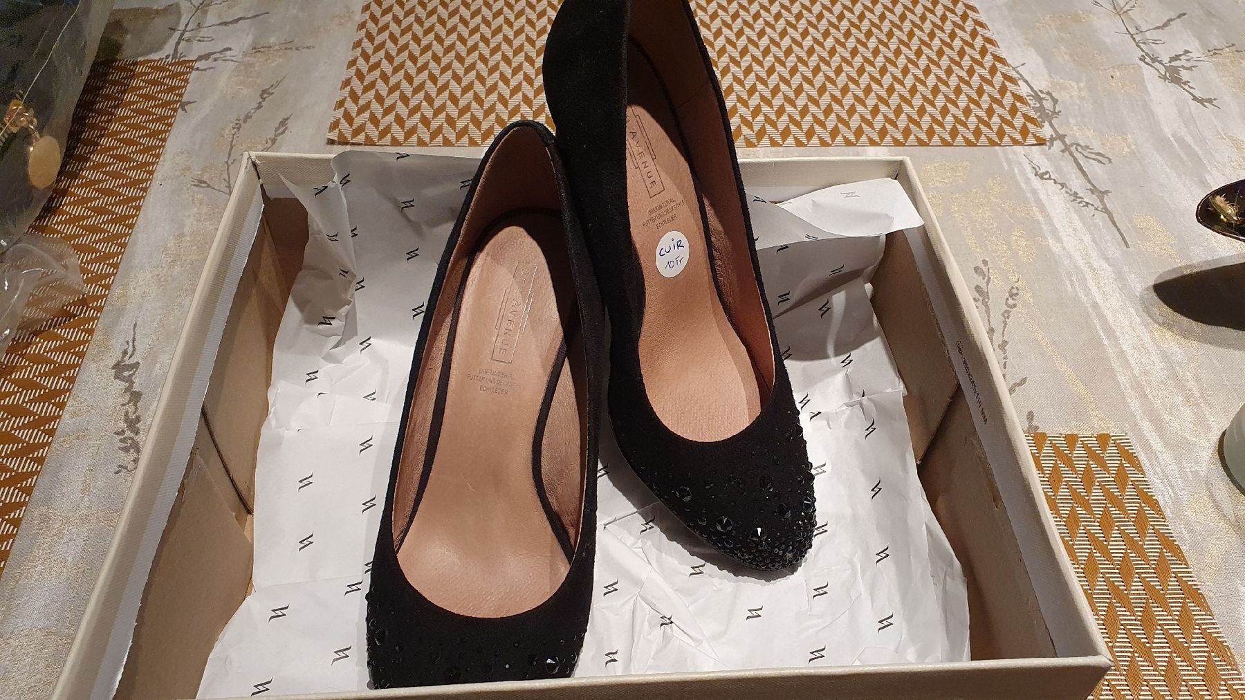 Damenschuhe: Escarpins noirs strass T 38 5th Avenue – Gebraucht aus Avry-sur-Matran von cec_nhz8 1