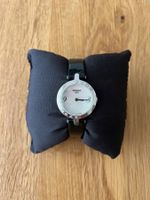 Damenuhr Tissot T004309 A mit Steinen schwarzes Lederband