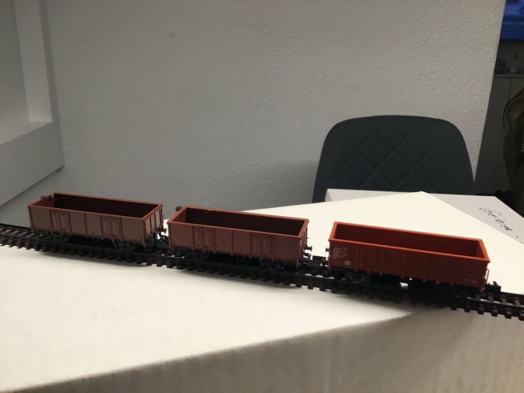 Modellini di ferrovie: 3XOFFENE GÜTERWAGEN SPUR N – Usato da Männedorf venduto da Modellbau-wyss 1