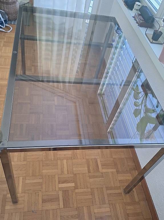 Bicchieri: Esstisch Top Zustand – Usato da Kollbrunn venduto da bri_r8bt 1