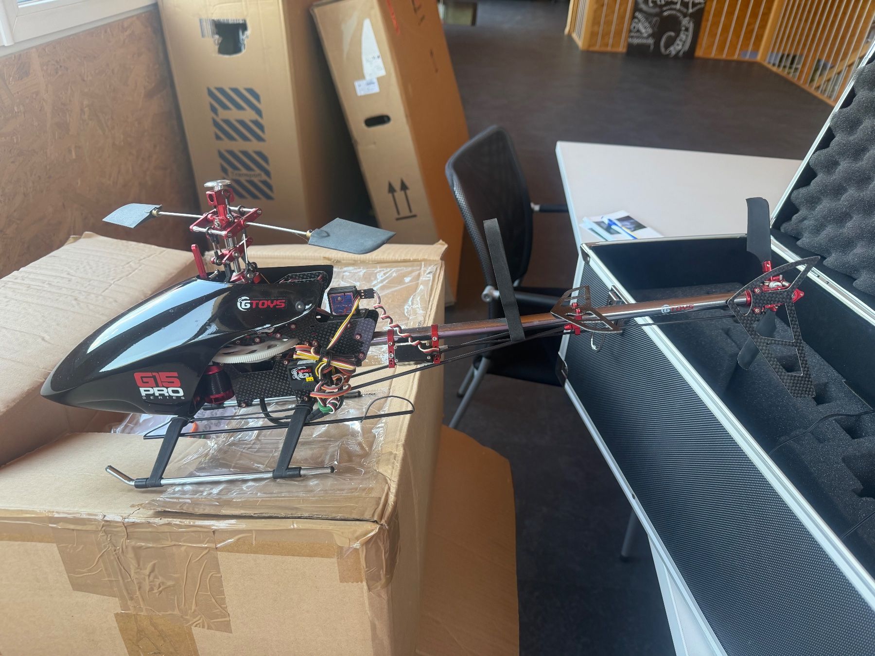 RC Kits de montage: Modellhubschrauber – Défectueux à Laupersdorf par Habicht2007