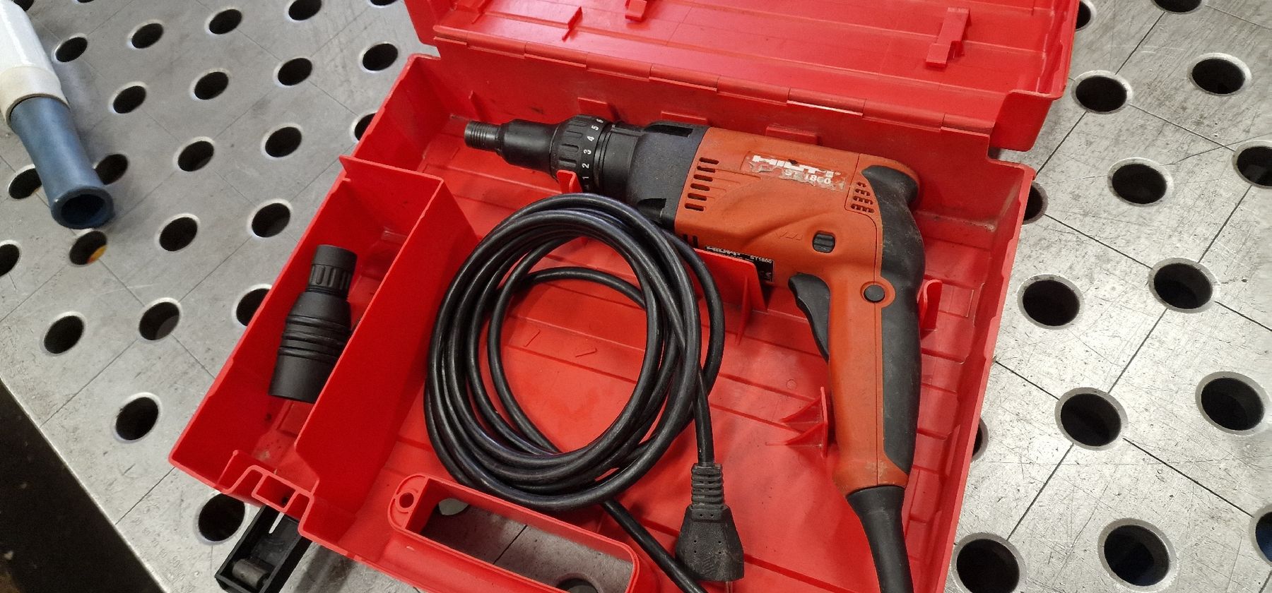 Hilti Bohrmaschinen: Hilti ST 1800 Schrauber  – Gebraucht aus Emmenbrücke von inf_l8yf 1