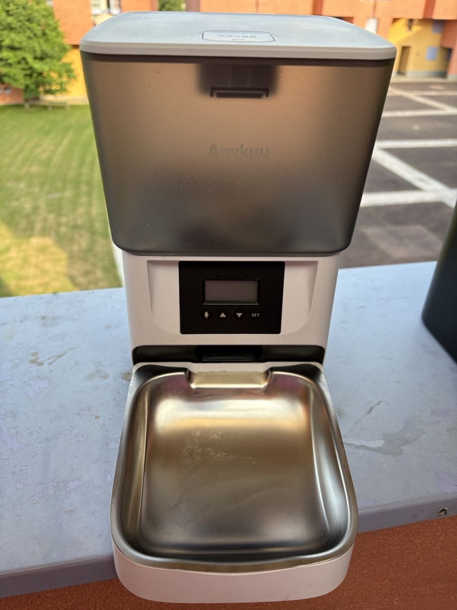 Altro per Gastronomia & Hotel: Distributore automatico cibo per animali domestici con timer – Usato da Novazzano venduto da jen_hx8j