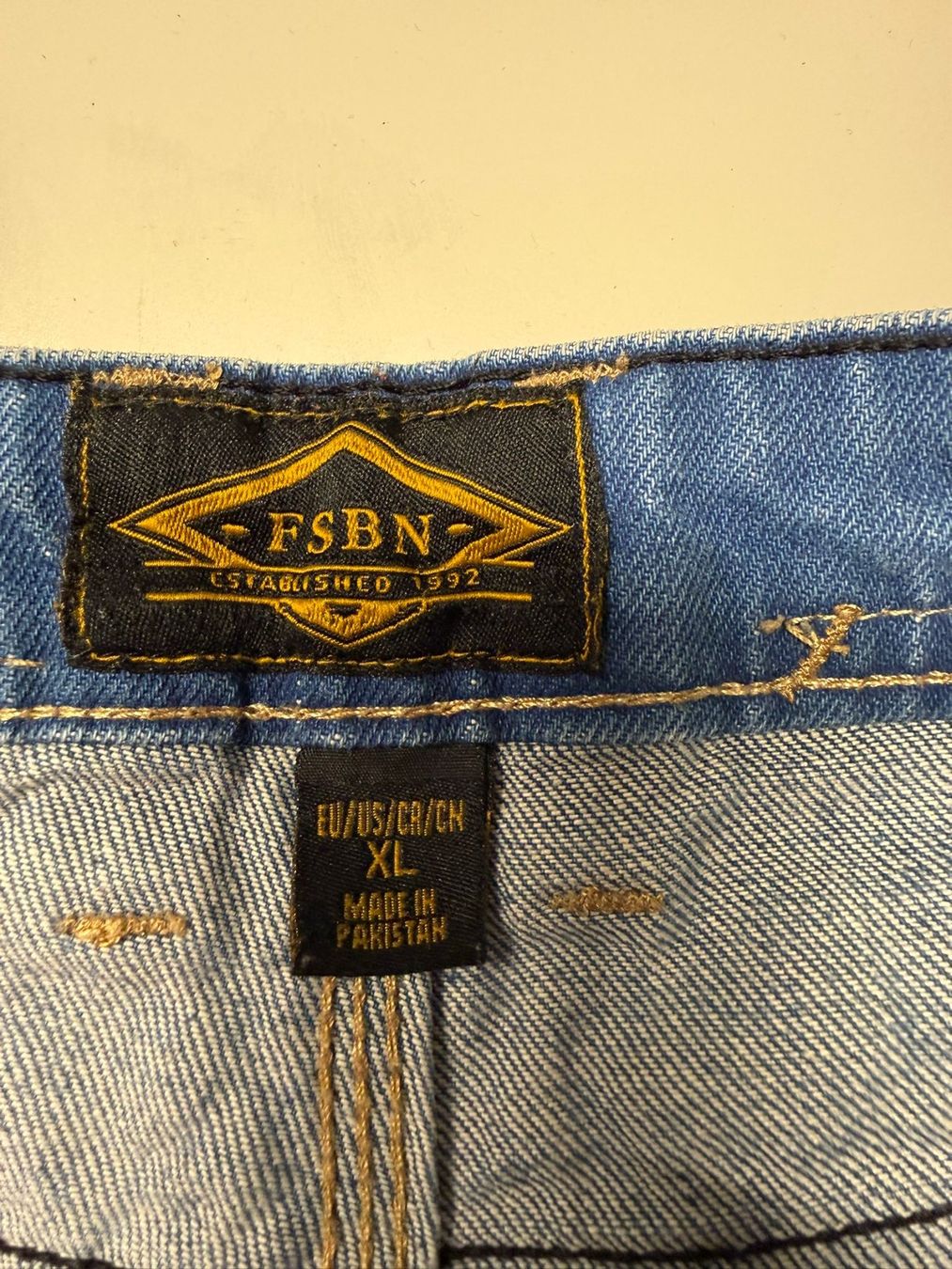 Pantaloni: Kurze Hose, Gr XL – Usato da Zweisimmen venduto da Mousie 1