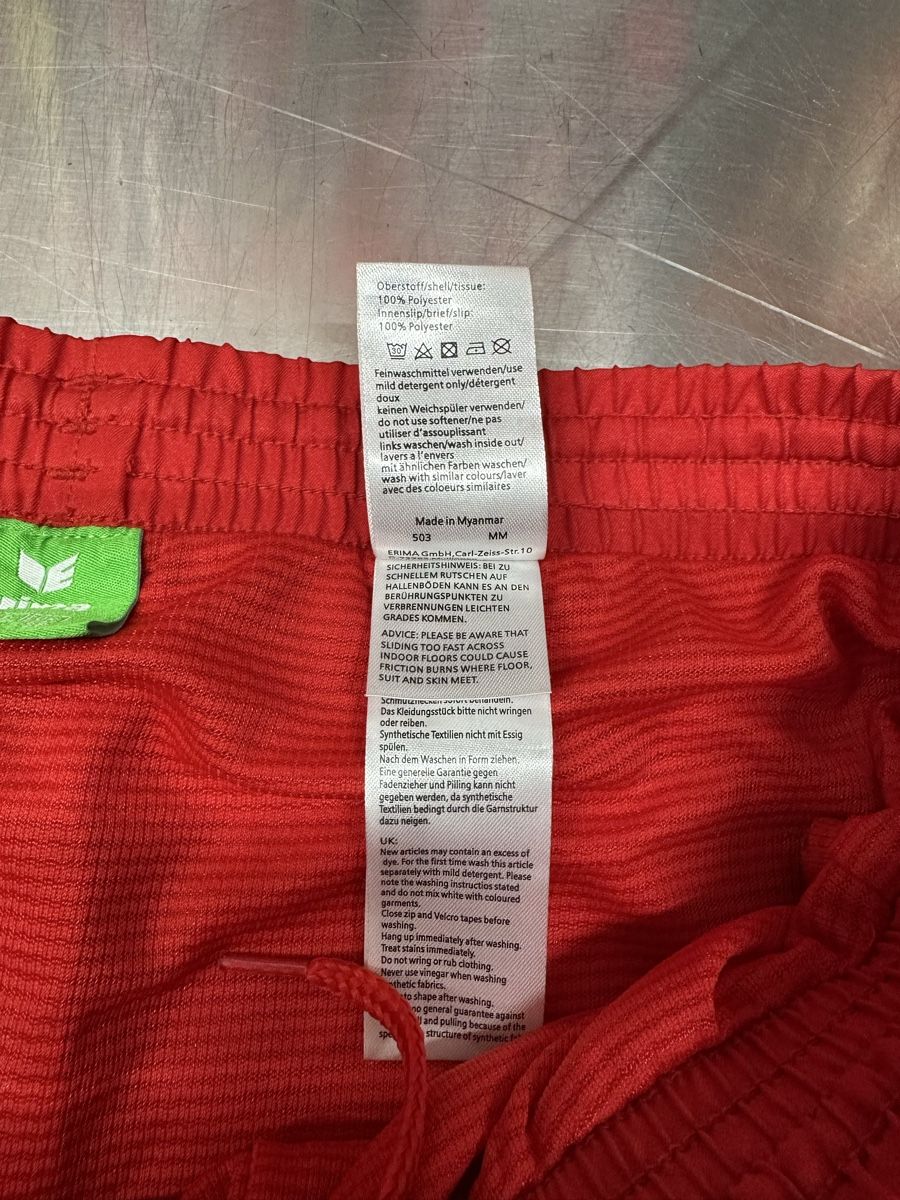 Erima Hosen: Erima kurze Hosen rot – Gebraucht aus Schwende von weesli 1