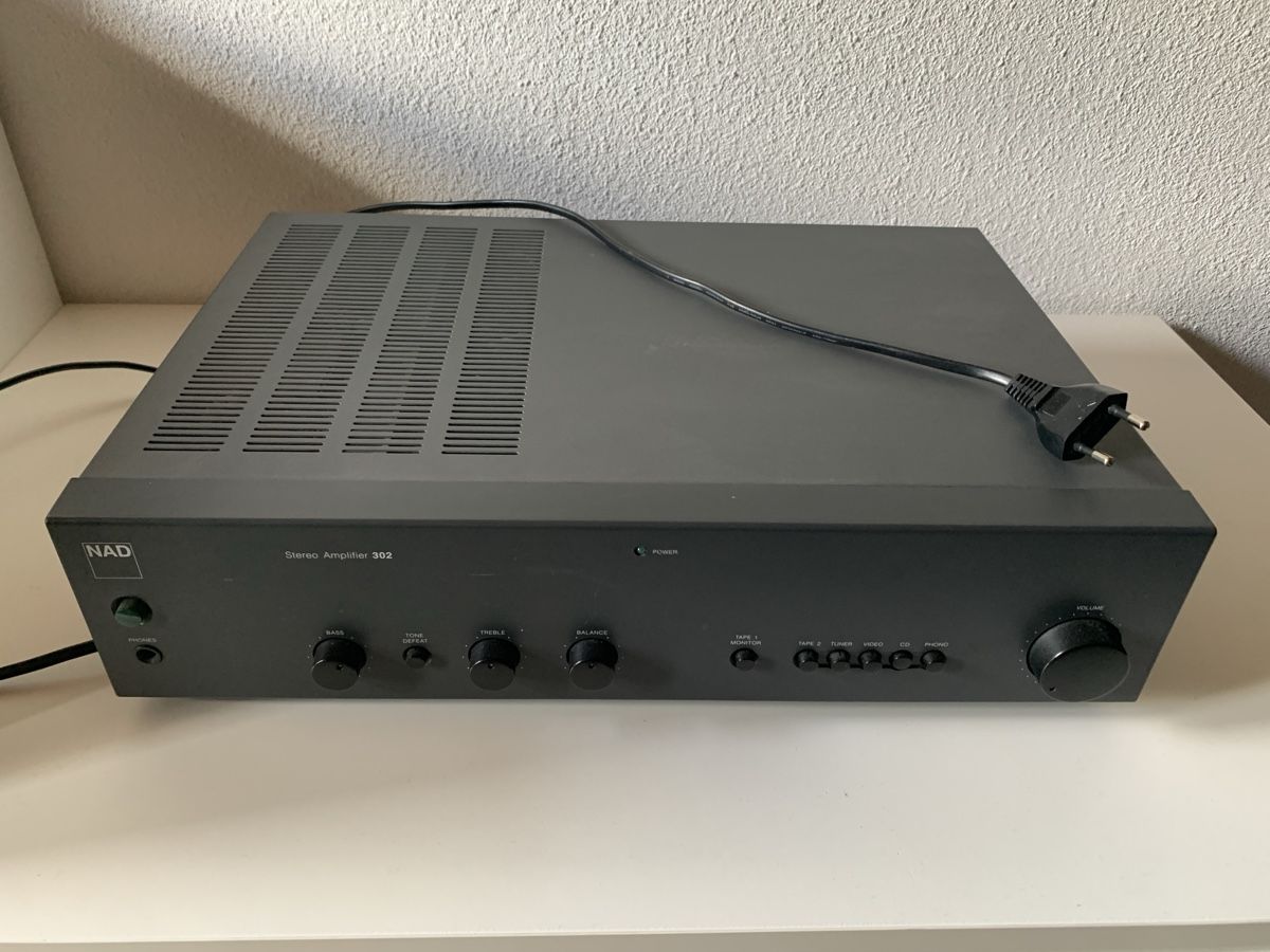 Nad Verstärker: NAD 302 Stereo Amplifier – Defekt aus Bern von Gamman