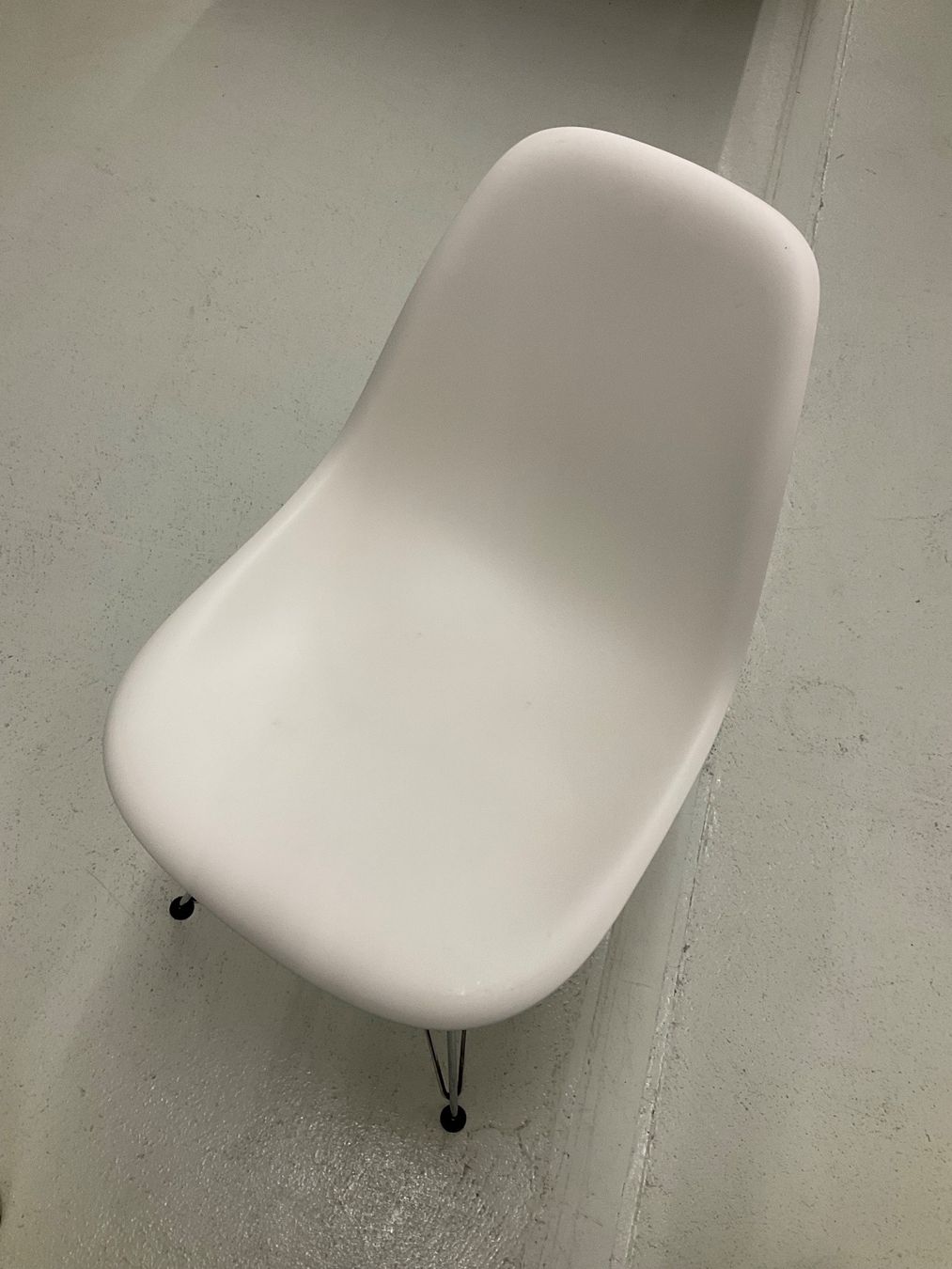 Vitra Stühle: Original Eames Sidechair von Vitra Weiss DSR - Eifel – Gebraucht aus Zürich von vintage_design_sale 3