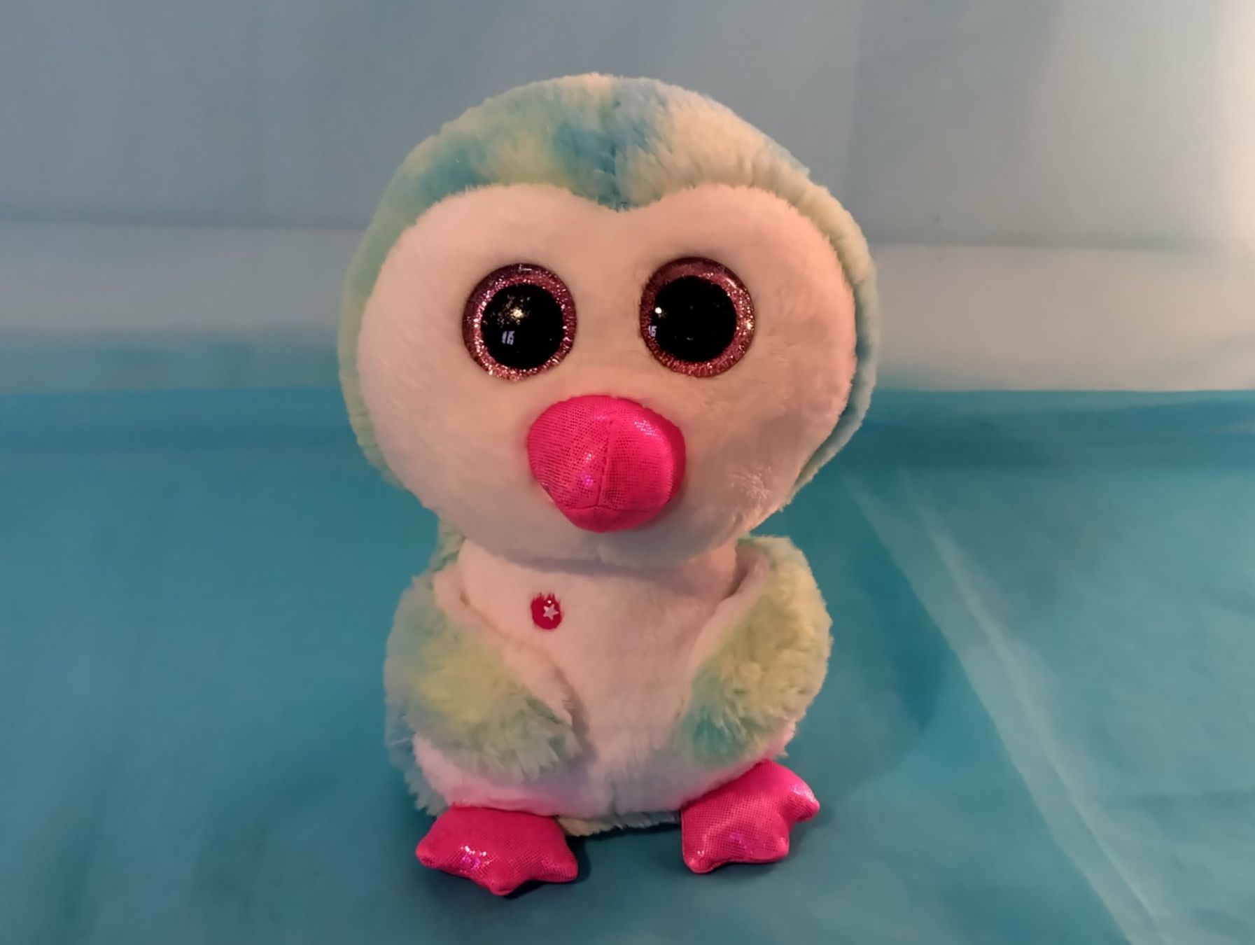 Nici Giocattoli: NICI Pinguin Yoniko, GLUBSCHIS, 22cm – Usato da Bellach venduto da JingleCherry