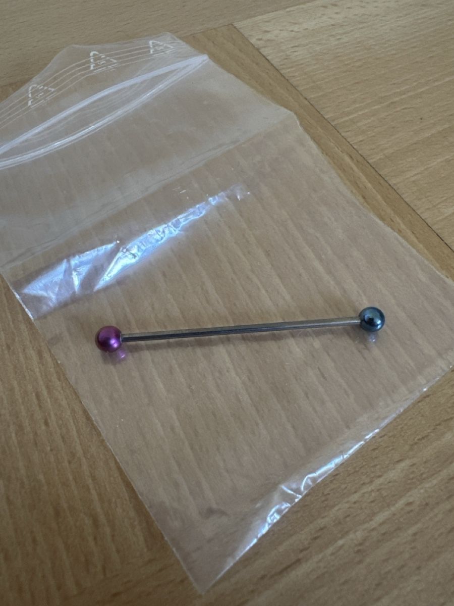 Gioielli per piercing: Industrial Piercing Bar - Silber mit lila und blau – Usato da Zürich venduto da chayen