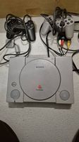 Verkaufe Playstation 1 mit 2 Controller PAL Version