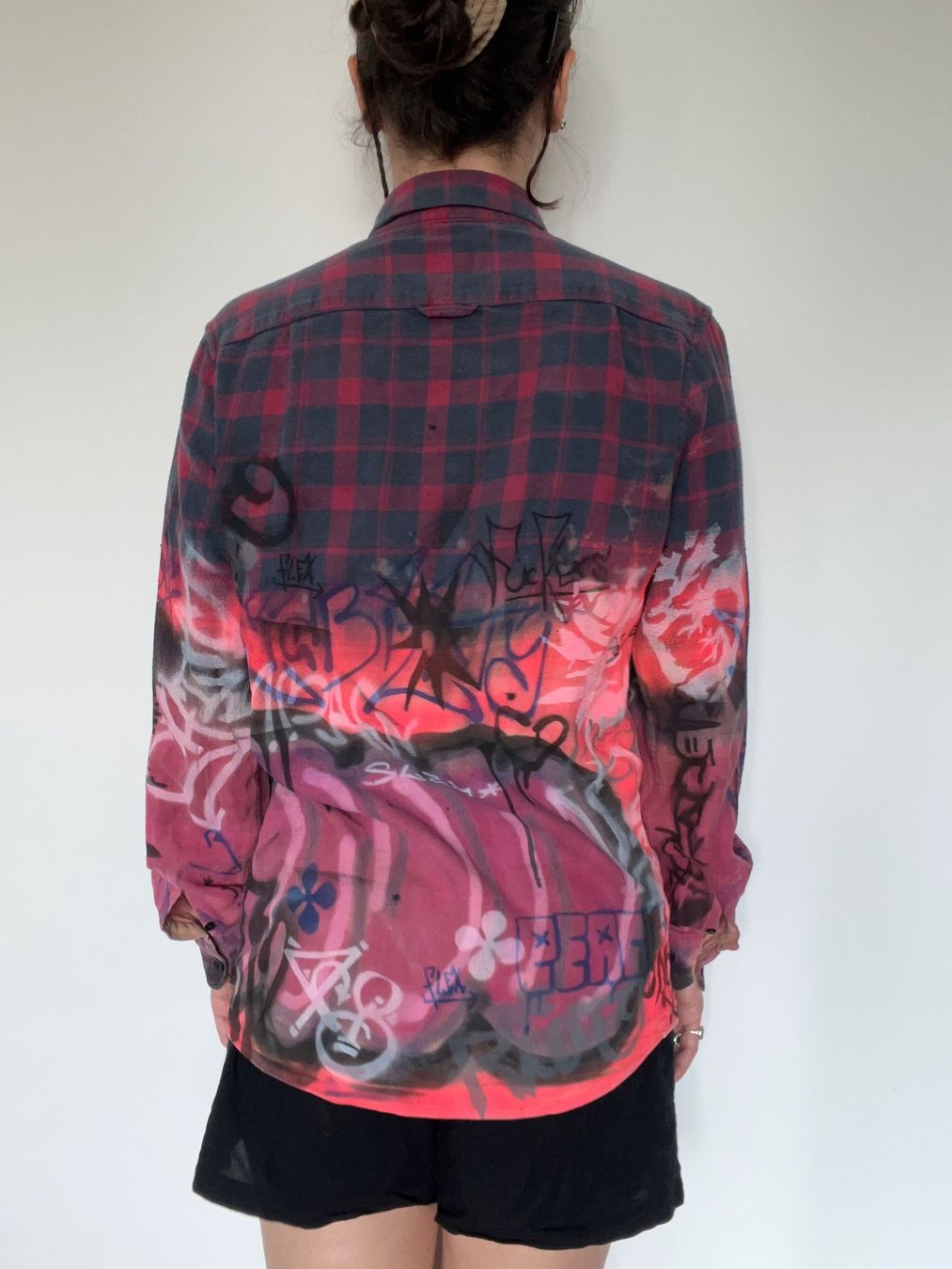 Hemden: Recycled Graffiti Flannel Shirt – Gebraucht aus Bolligen von Zigentala 2
