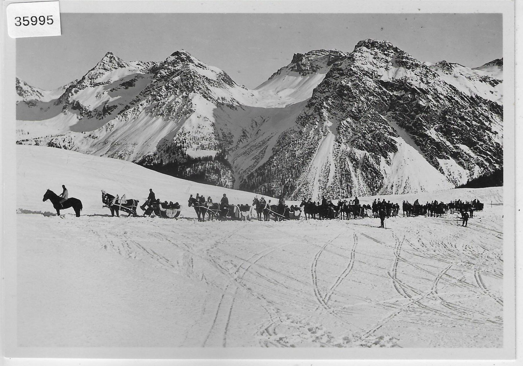 Cartoline postali: Arosa - Arlenwald-Rundfahrt mit Pferdeschlitten – Usato da Ettingen venduto da Kartenplanet
