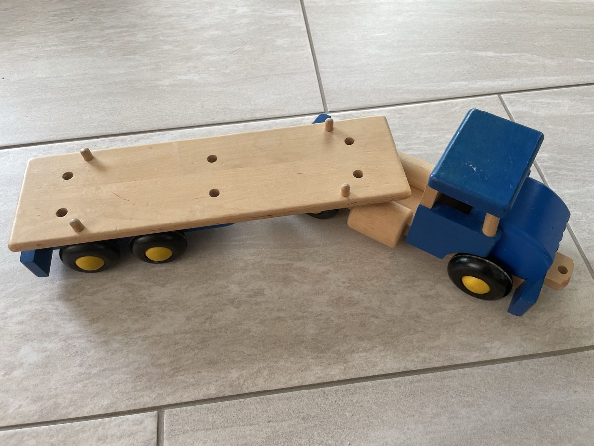 Giocattoli: Holz Lastwagen  – Usato da Ennetbaden venduto da Mentos07