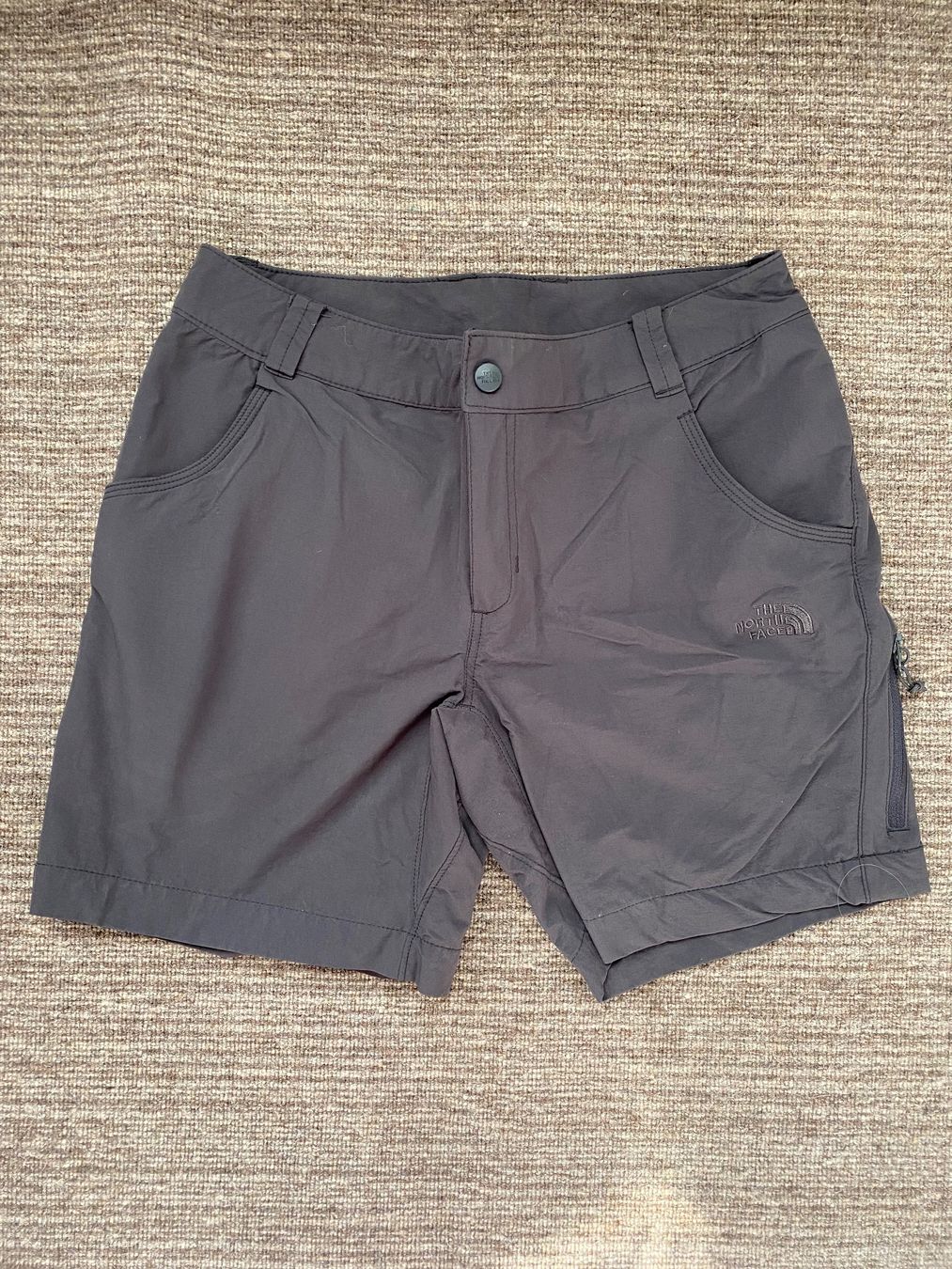 North Face Pantaloni: THE NORTH FACE Shorts EU 4 – Usato da Würenlingen venduto da lori59