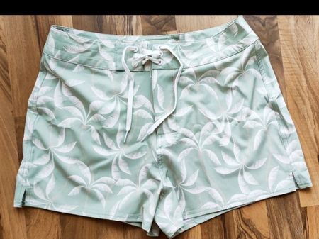 tolle grüne Shorts/Badeshorts von BILLABONG, Gr. L/40