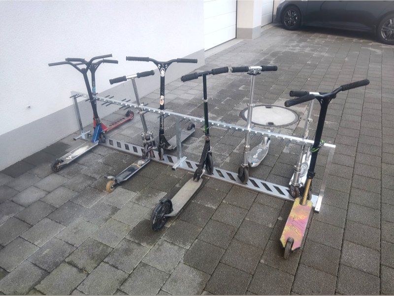 Kickboard: Scooter Ständer, Kickboard Ständer 12 Stellplätze – Nuovo e nell'imballaggio originale da Muri  AG venduto da Pfiabane 2