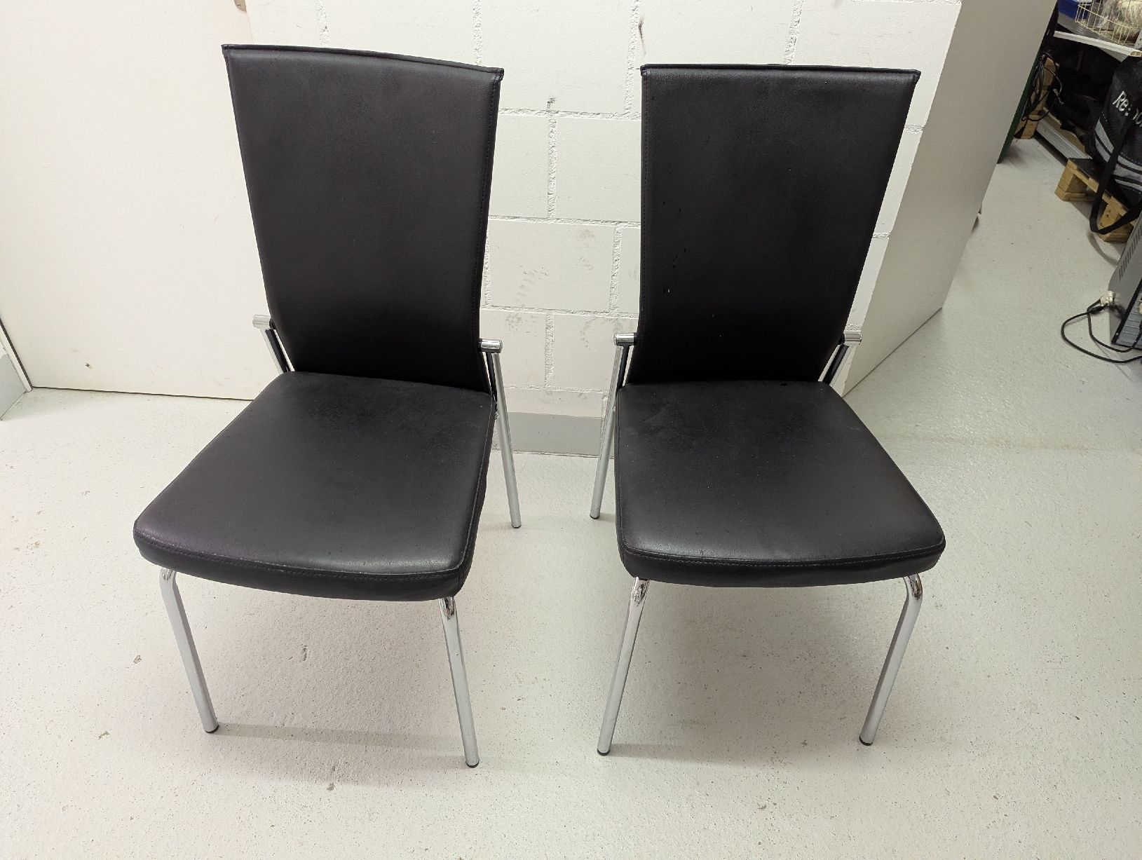Stühle: 2er Set Esszimmerstühle, Schwarz. – Gebraucht aus Bätterkinden von mar_rxs5